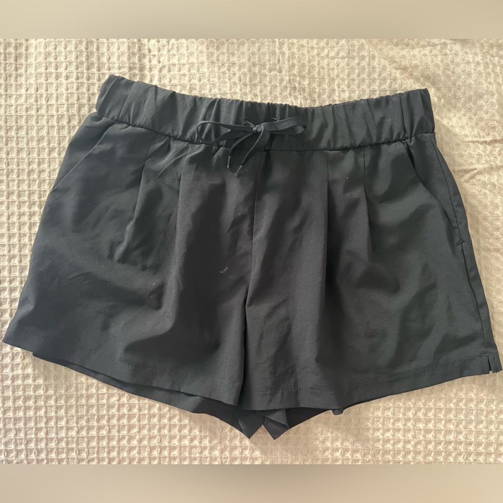 Black Running Athletic Shorts Drawstring and Elastic Waistband